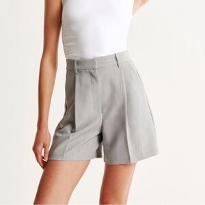 Abercrombie Ultra High Rise Tailored Short - Grey